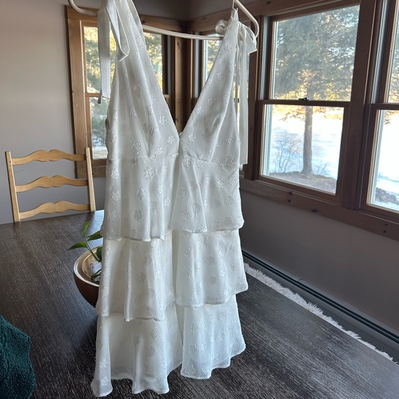 White Tiered Ruffle V-Neck Graduation Dress XS - Picture 2 of 5